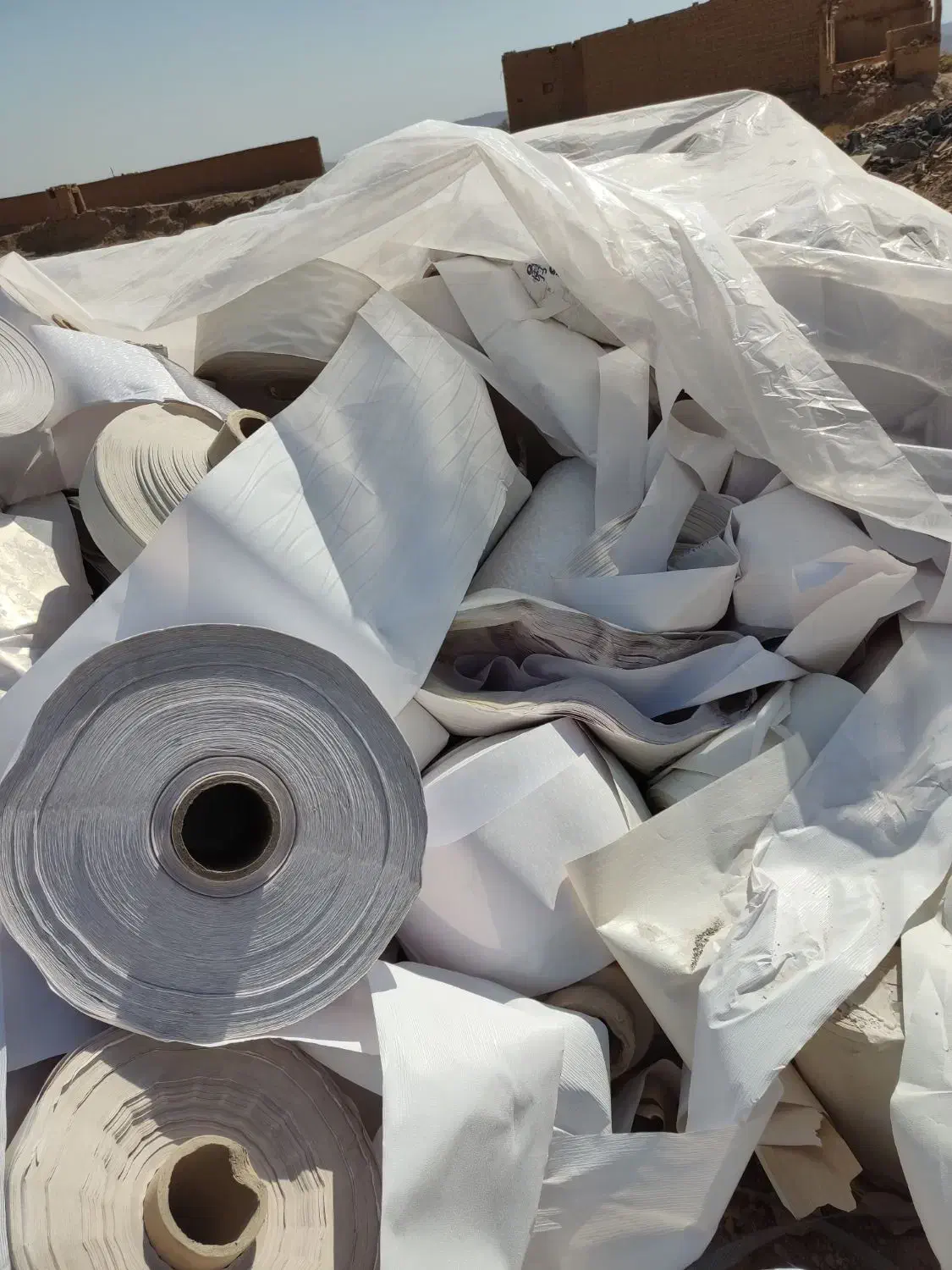 فروش ضایعات رول روکش وکیوم سفید پی وی سی pvc|عمده‌فروشی|قم, جمکران|دیوار