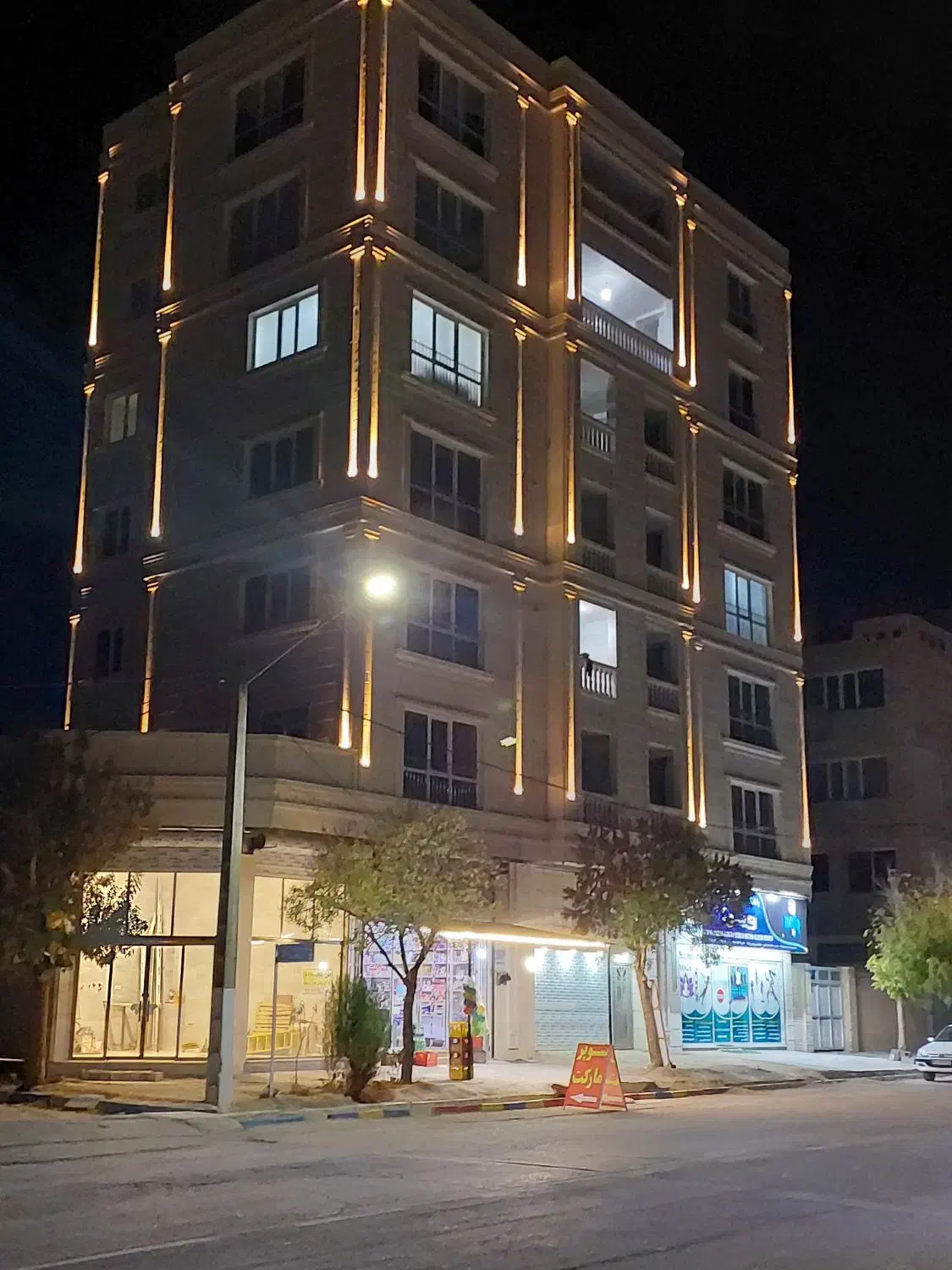 آپارتمان ۲۰۰ متری.فول.نبش جانبازان ۵|فروش آپارتمان|شیروان (خراسان), |دیوار