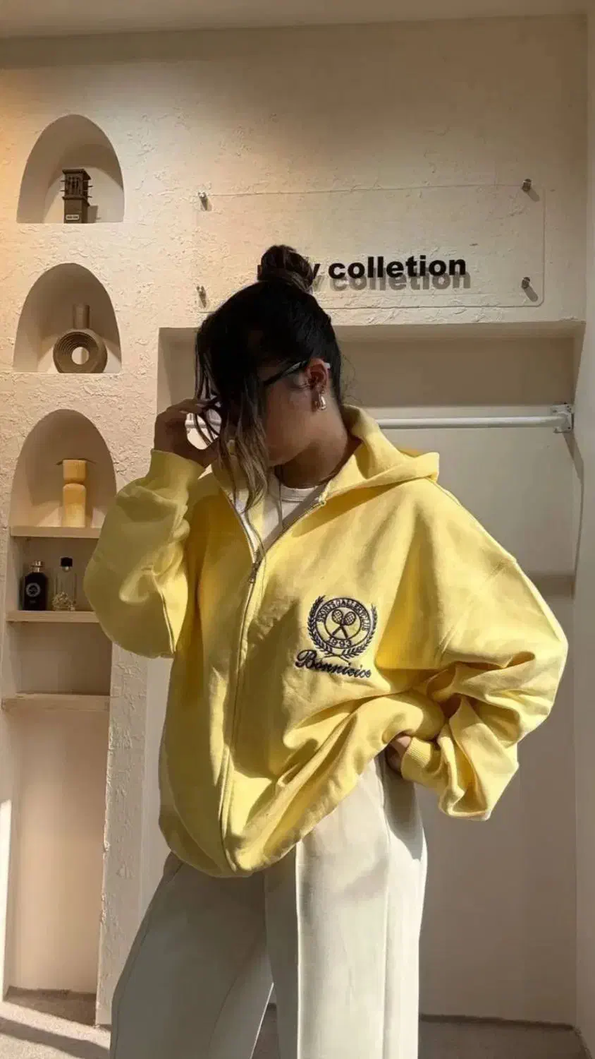 سویشرت|لباس|اصفهان, عطار نیشابوری|دیوار