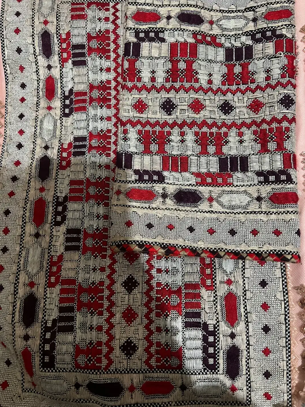 زیاستین گراف در حد نو|لباس|زاهدان, |دیوار