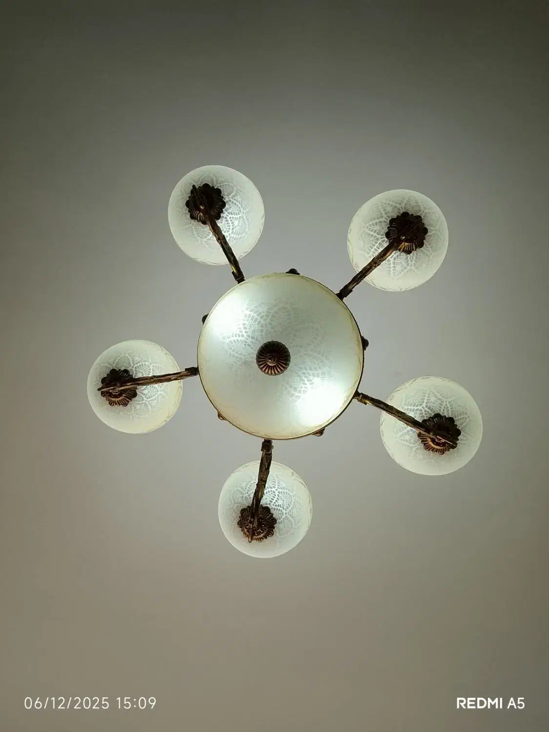 ۲عدد لوستر فلزی حبابی ۵شاخه|لوستر و چراغ آویز|اصفهان, همدانیان|دیوار