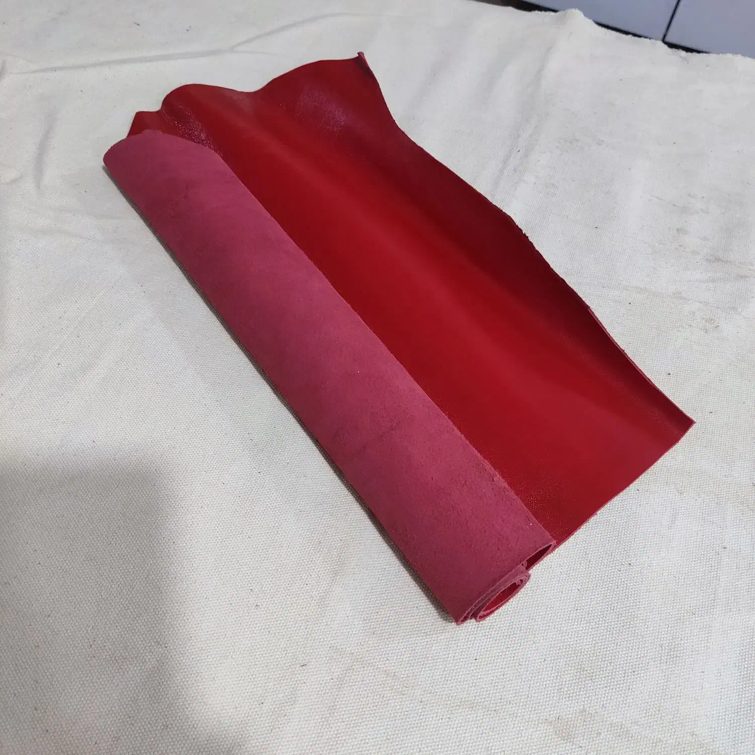 چرم بزی و گاوی|صنایع دستی و سایر لوازم تزئینی|شاهین‌شهر, فیض|دیوار