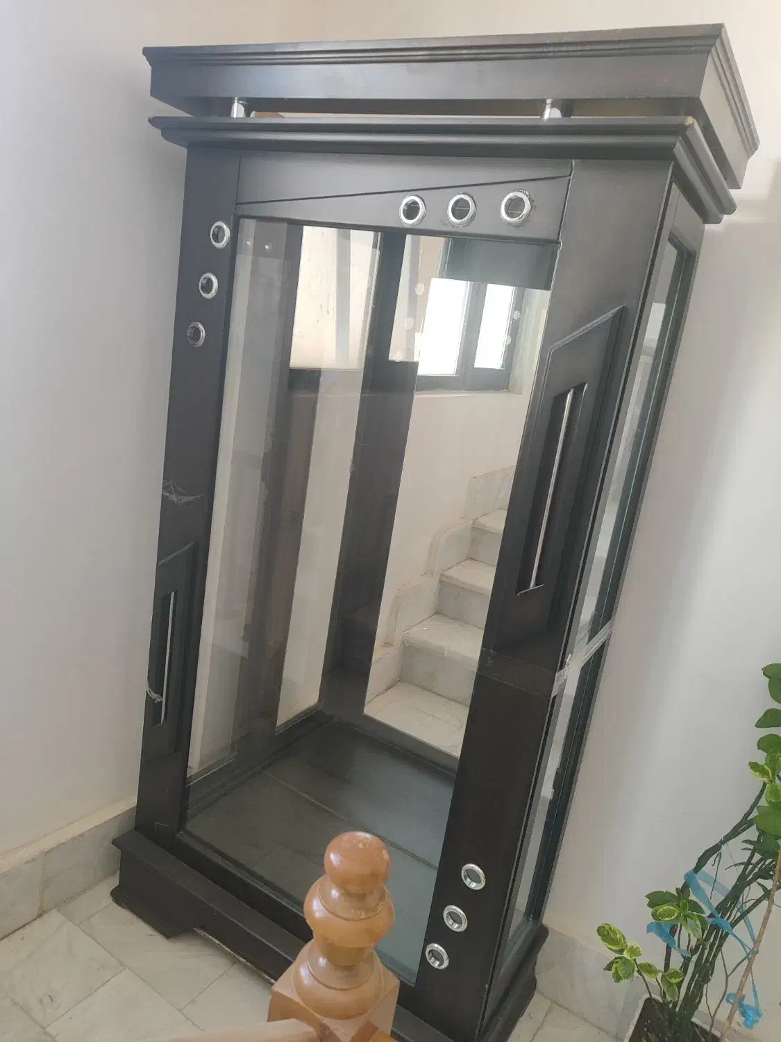 بوفه چوبی شیشه ای 3طبقه به همراه شیشه8میل طبقات|بوفه، ویترین، کنسول|مراغه, |دیوار