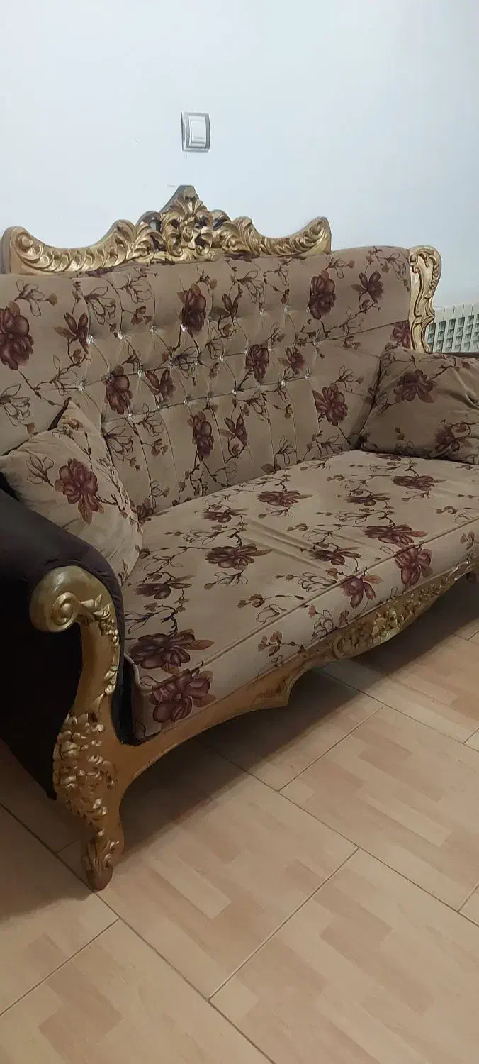 مبل ۷ نفره سالم و تمیز|مبلمان خانگی و میز عسلی|بندر انزلی, لیچارگی حسن رود|دیوار