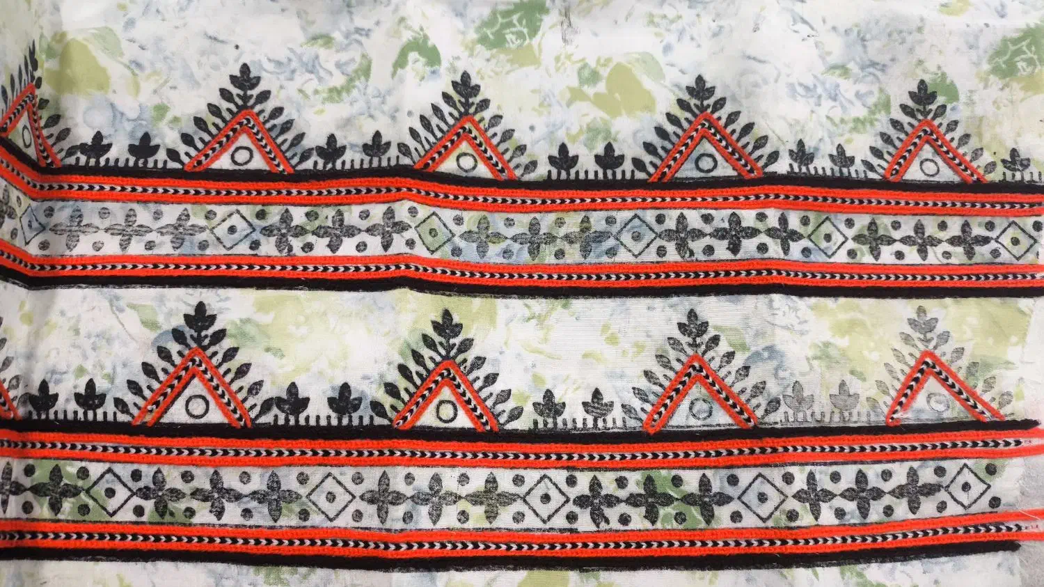 دوزنده مرچوک میخوام|لباس|سراوان, |دیوار