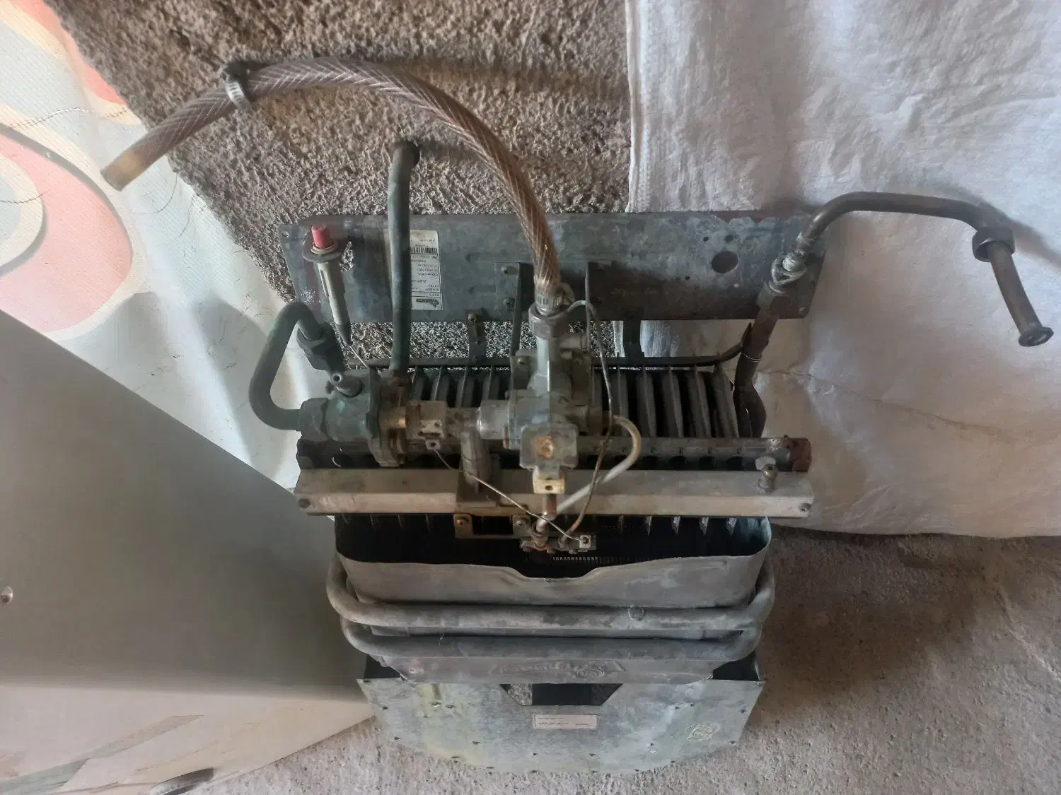 آبگرم کن دیواری بوتان|آبگرمکن، پکیج، شوفاژ|نورآباد, |دیوار