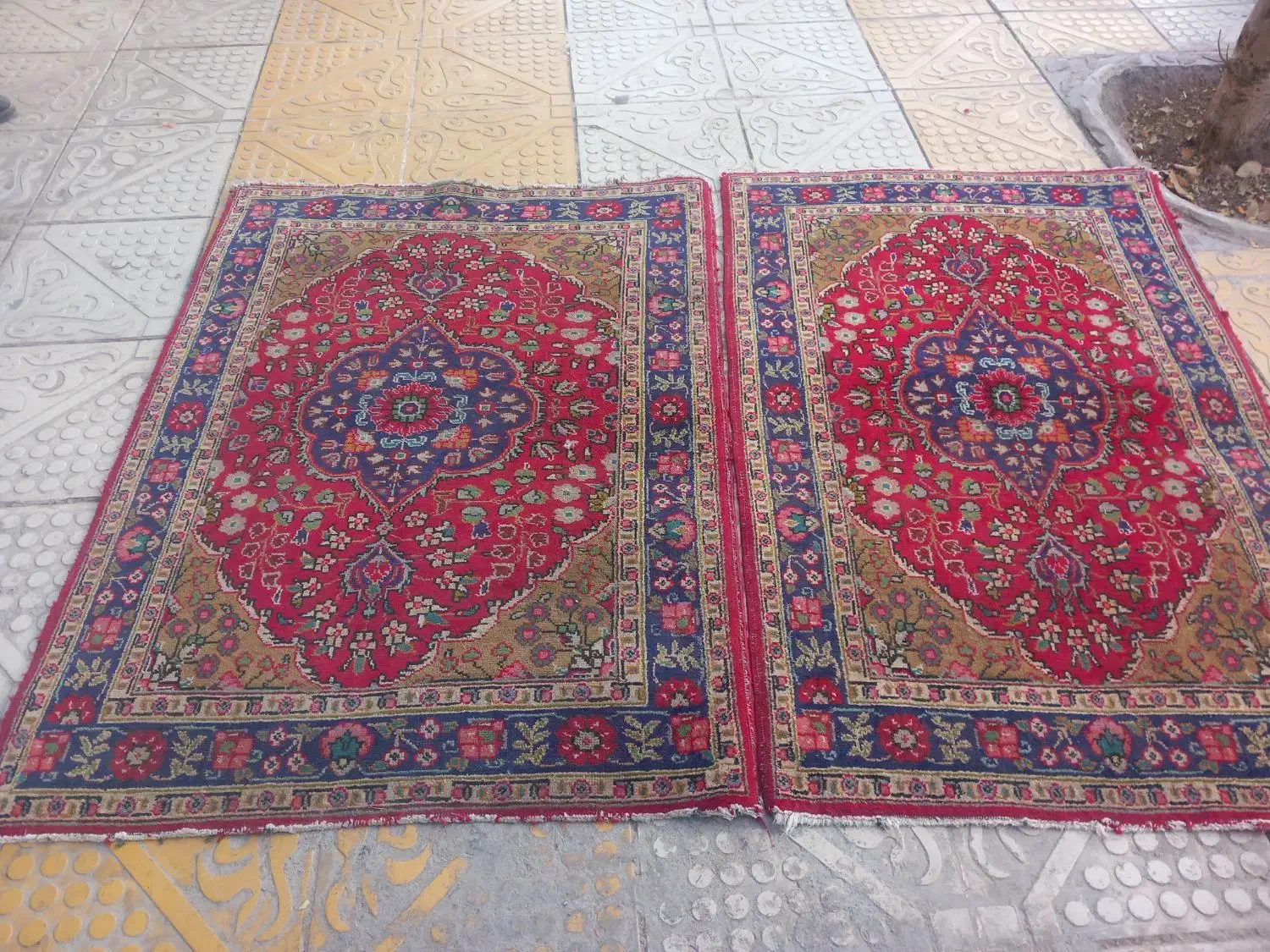 ۲عدر ۱۲متری و ۲عدد ۱در۱/۳۰|فرش|جوانرود, |دیوار