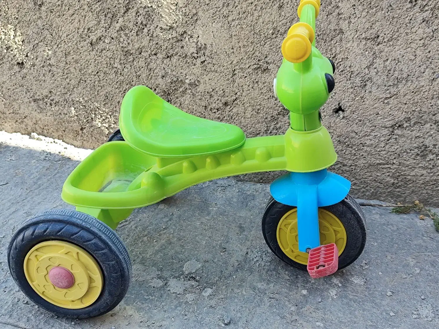 دوچرخه|اسباب‌بازی بچه|شیروان (خراسان), |دیوار