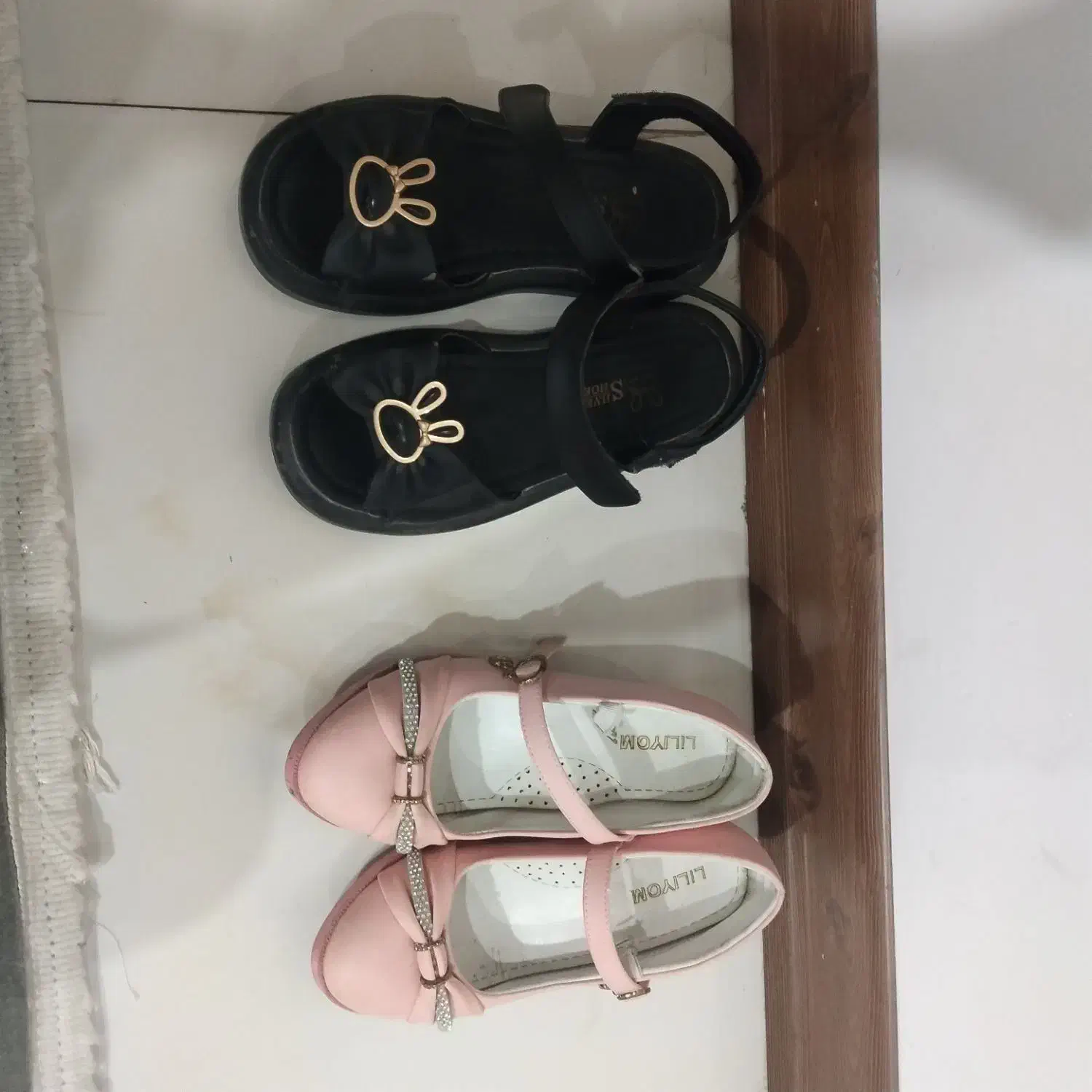 کفش|کیف، کفش، کمربند|گلبهار, شهر جدید گلبهار|دیوار