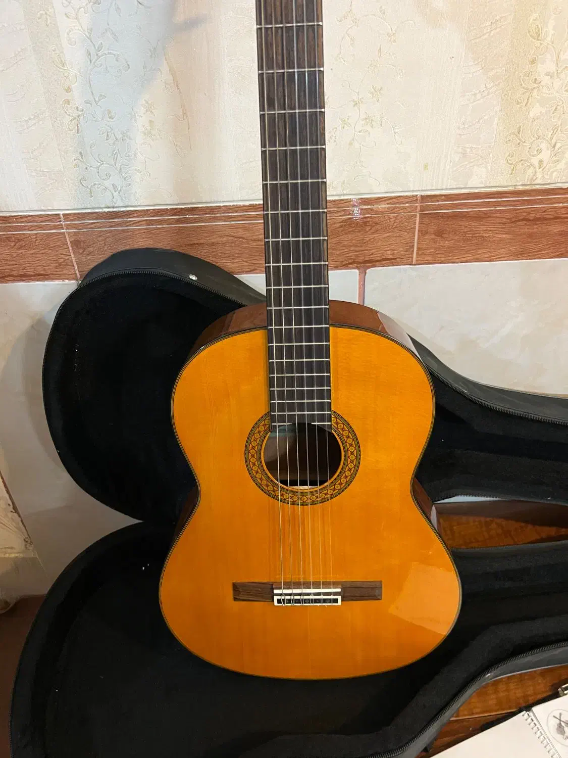 گیتار یاماها c80 و هارد کیس و دستگاه کوک|گیتار، بیس، امپلیفایر|همدان, |دیوار