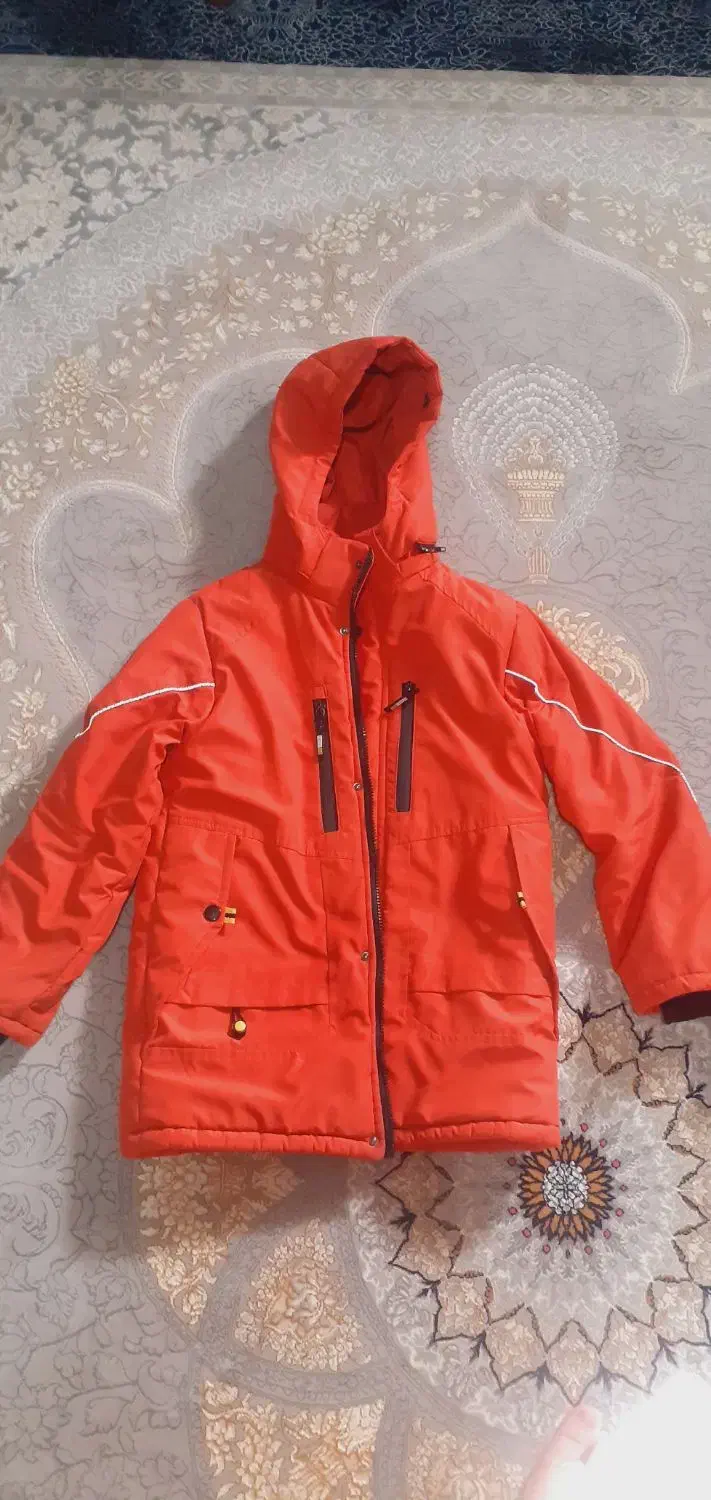 کاپشن|لباس|رشت, منظریه|دیوار