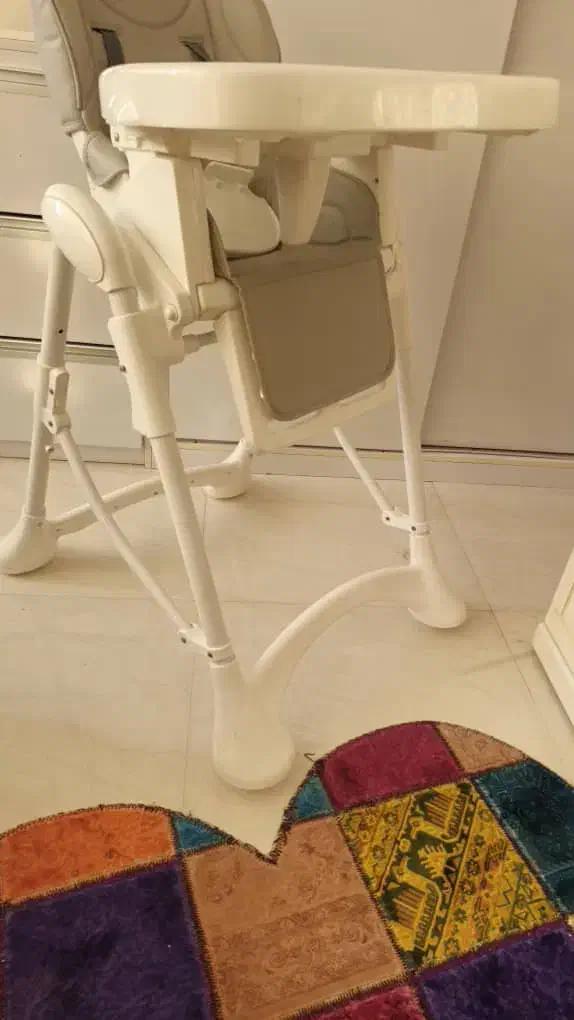 صندلی غذا زویی|تخت و صندلی بچه|شاهینشهر, خانه کارگر|دیوار