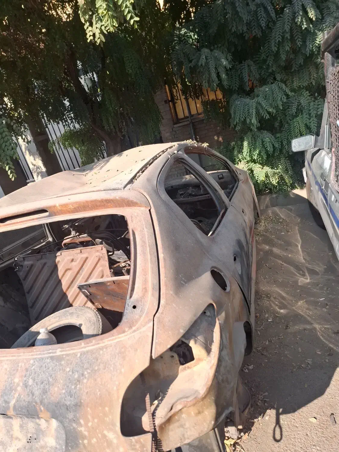 ۲۰۶ سوخته|خودرو سواری و وانت|قدس, شهرک صنعتی گلگون|دیوار