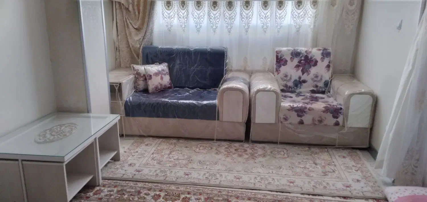 مبل راحتی 9نفره فروش فوری فوری|مبلمان خانگی و میز عسلی|اصفهان, شاهد|دیوار