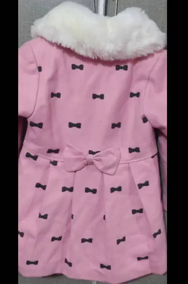 یک پالتو کاملا نو و بدون هیچ ایرادی|کفش و لباس بچه|مسجد سلیمان, |دیوار