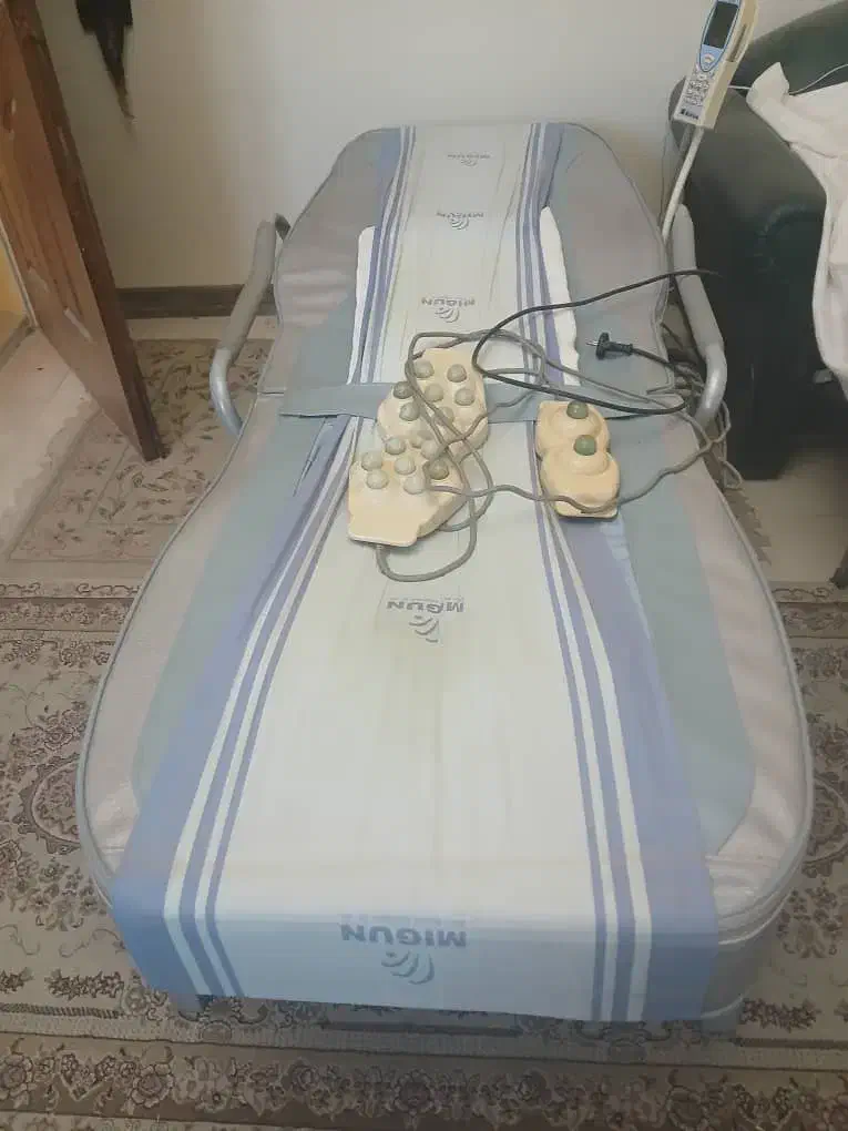 تخت میگان|پزشکی|دماوند, دماوند|دیوار