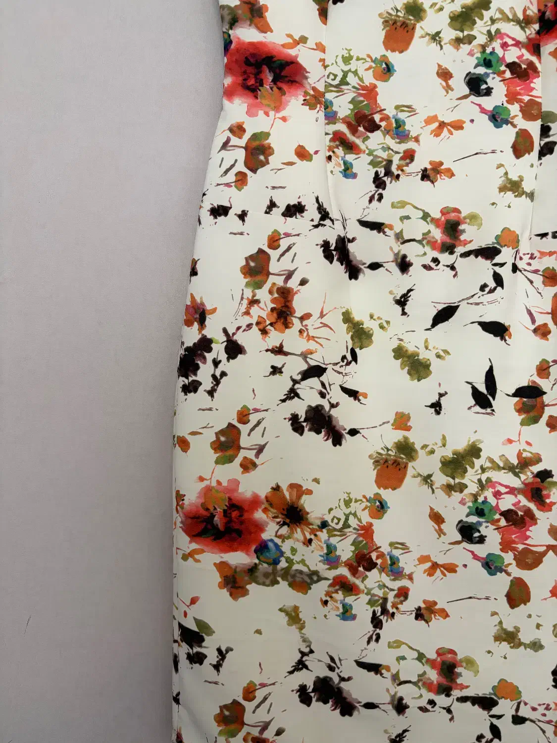 پیراهن مجلسی|لباس|تهران, فلسطین (میدان انقلاب)|دیوار