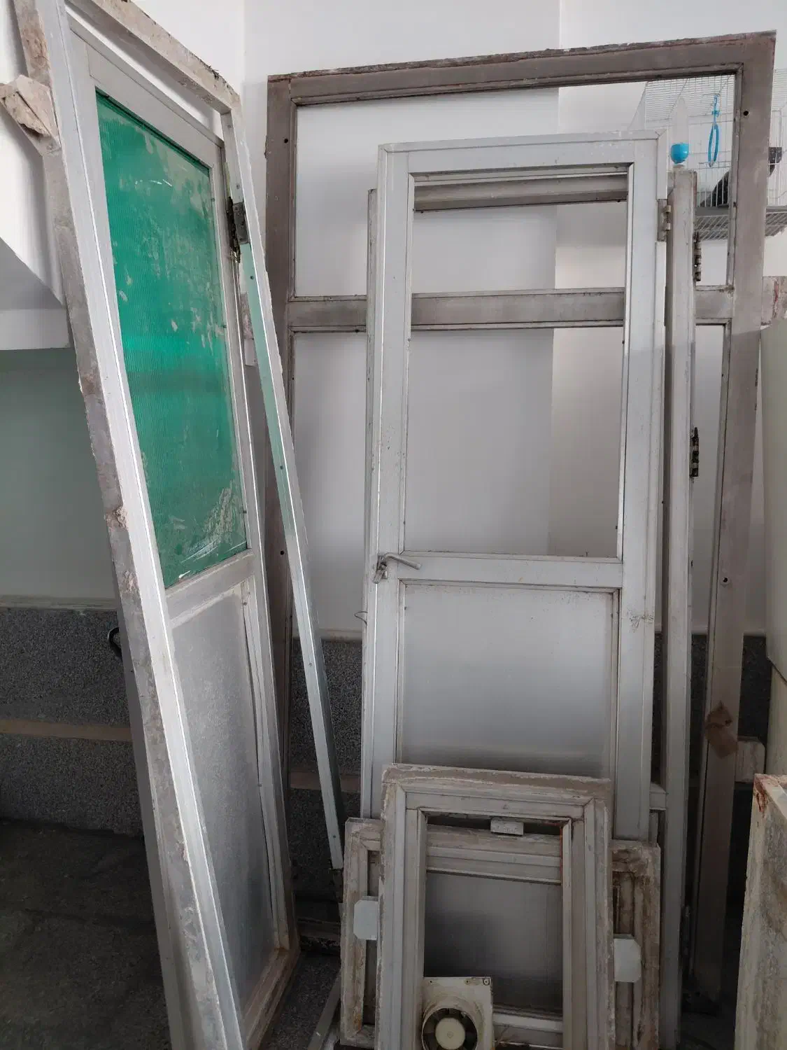 درب و پنجره آلومینیوم|مصالح و تجهیزات ساختمان|نیشابور, شهرک بسیج|دیوار