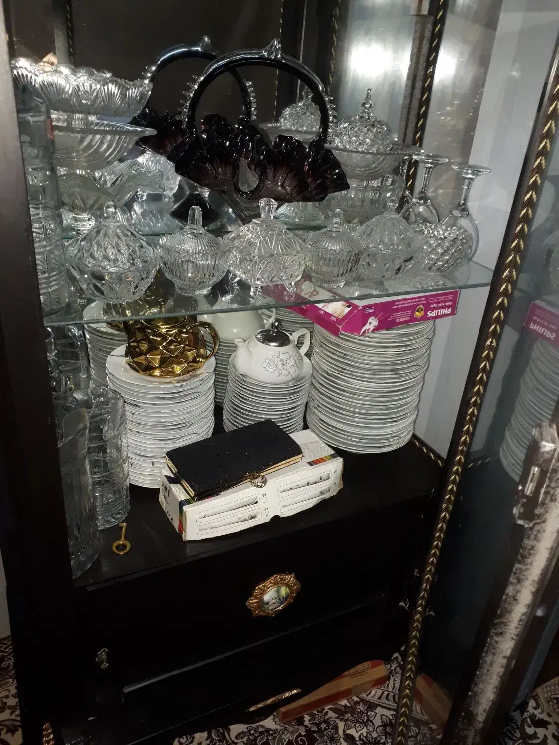 کمد شیشه ایی|بوفه، ویترین، کنسول|آستانه اشرفیه, |دیوار