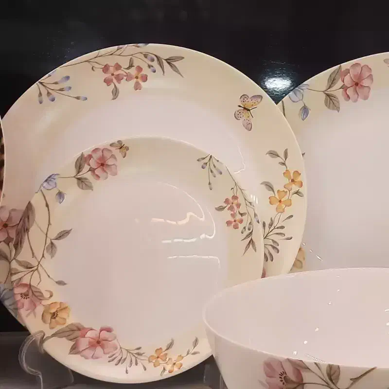 سرویس آرکوپال  در حد نو|ظروف سرو و پذیرایی|قم, چهل درخت‎|دیوار