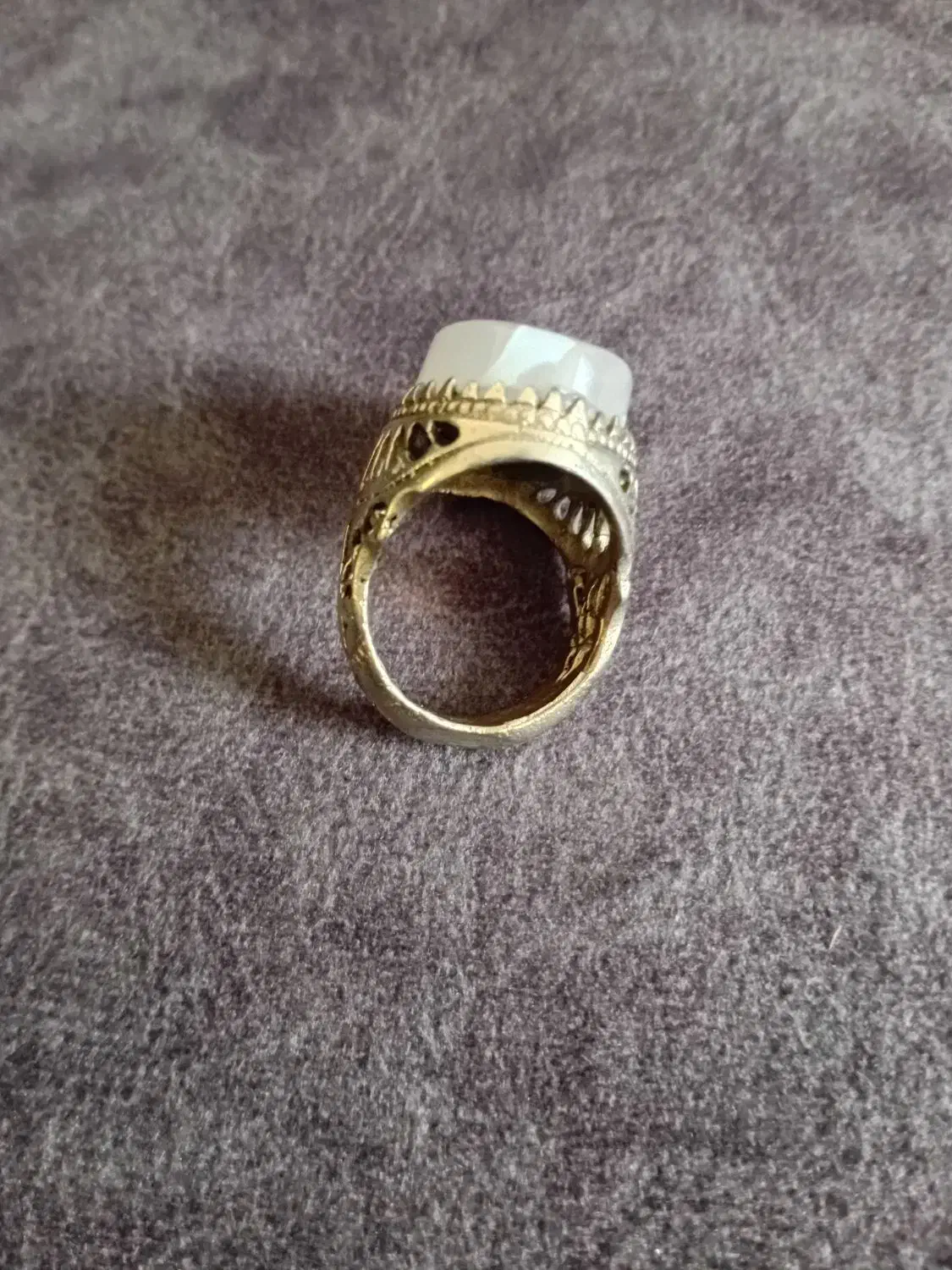 انگشتر|بدلیجات|شاهین‌شهر, بوستان حافظ|دیوار