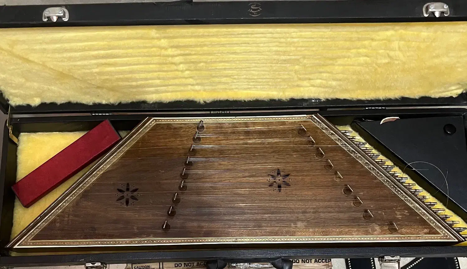 سنتور صادقی|سازهای سنتی|قم, زنبیل آباد|دیوار