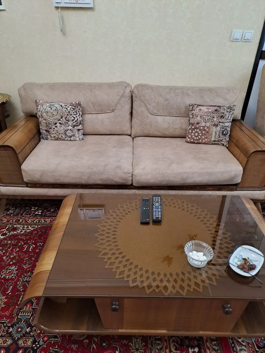 مبل چوبی 3 نفره|مبلمان خانگی و میز عسلی|میاندوآب, |دیوار