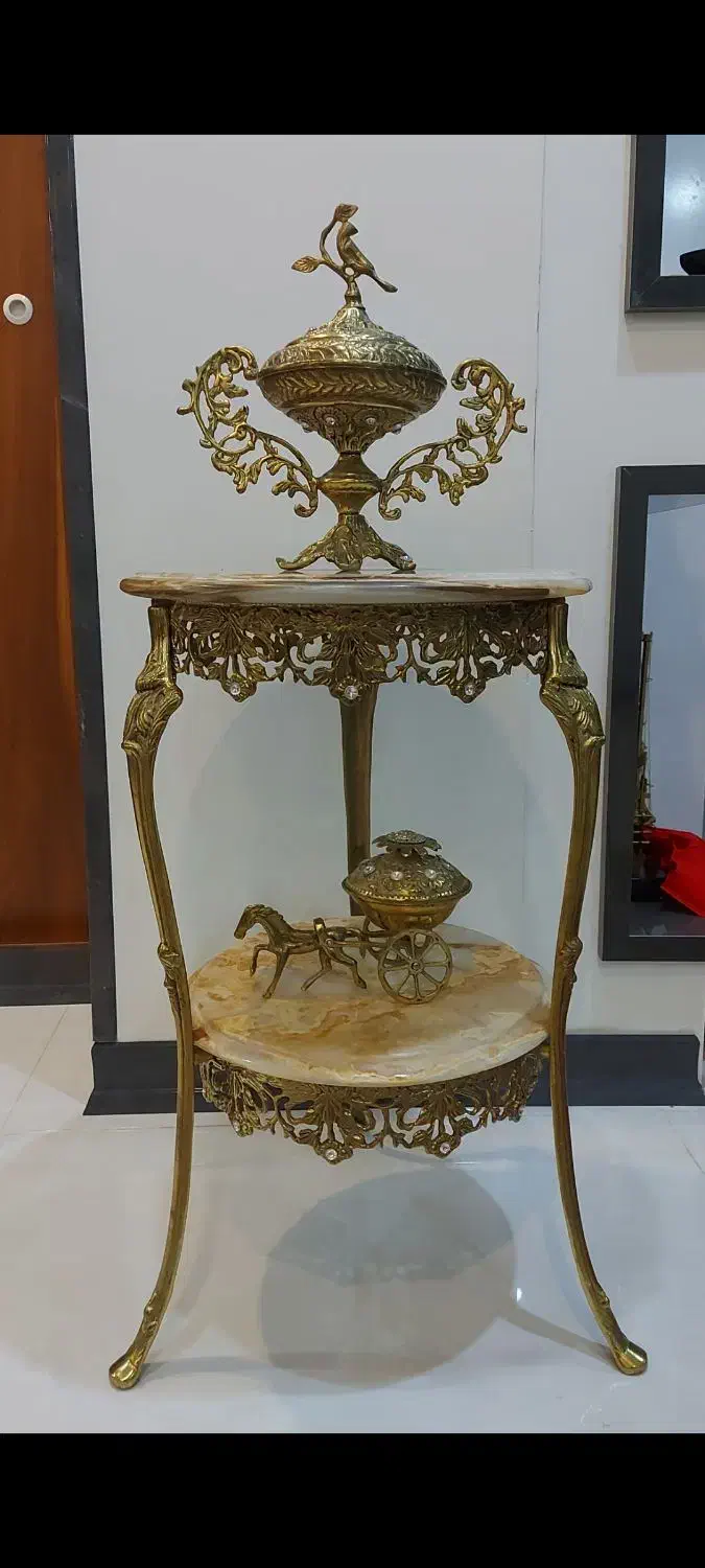 میز برنز اصل با سنگ مرمر|مبلمان خانگی و میز عسلی|اندیشه, شهرک صدف|دیوار