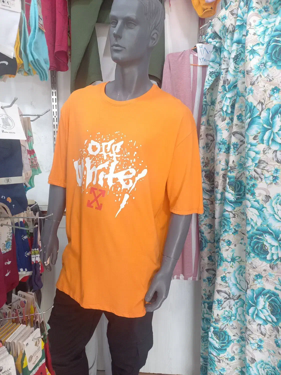 مانکن زنانه و مردانه و چوب لباسی و رگال و قفسه|فروشگاه و مغازه|بندر انزلی, آذربایجان|دیوار