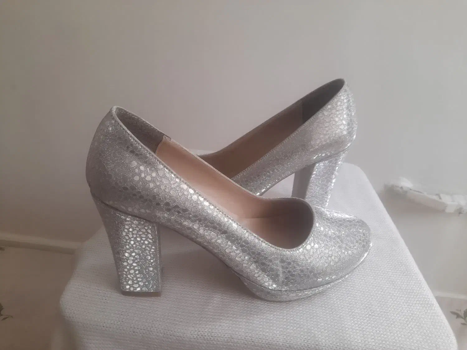 کیف و کفش نقره ای بسیار شیک و مجلسی|کیف، کفش، کمربند|ری, شهرری|دیوار