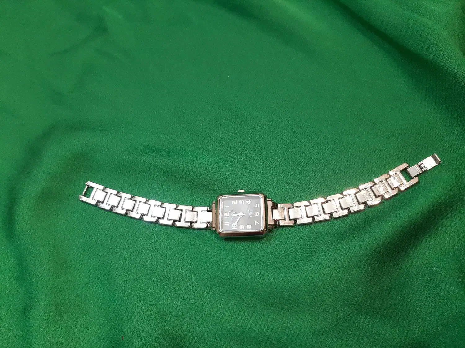 ساعت مچی|ساعت|شیراز, باغ تخت|دیوار