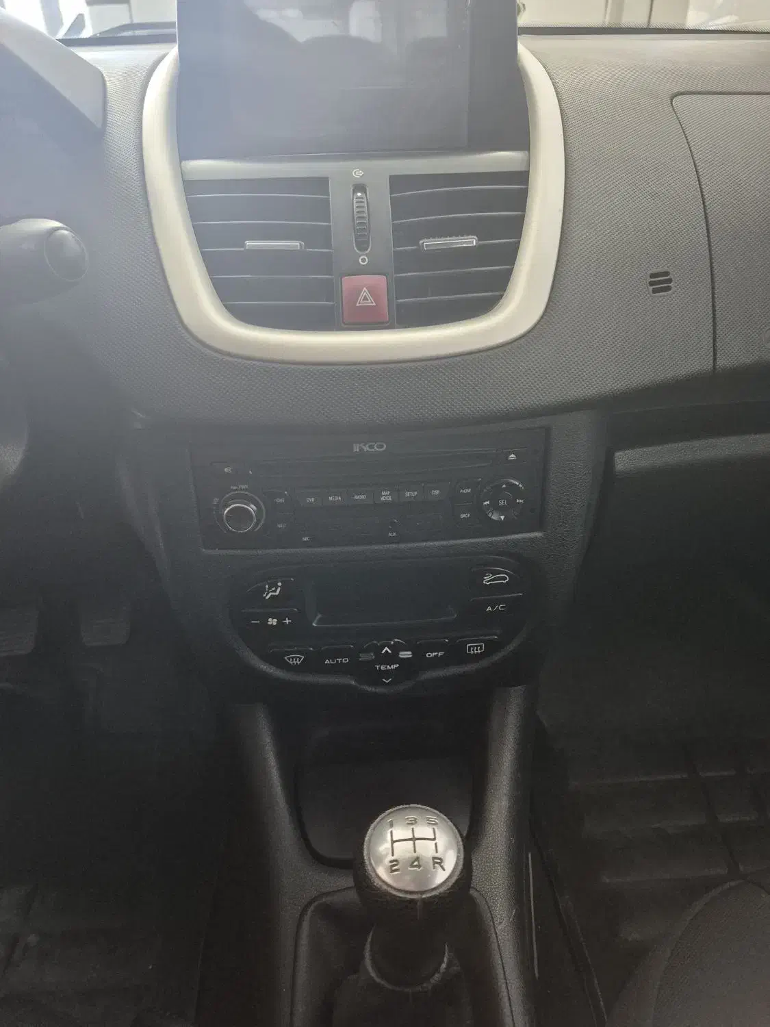 پژو۲۰۷ دنده|خودرو سواری و وانت|زنجان, |دیوار