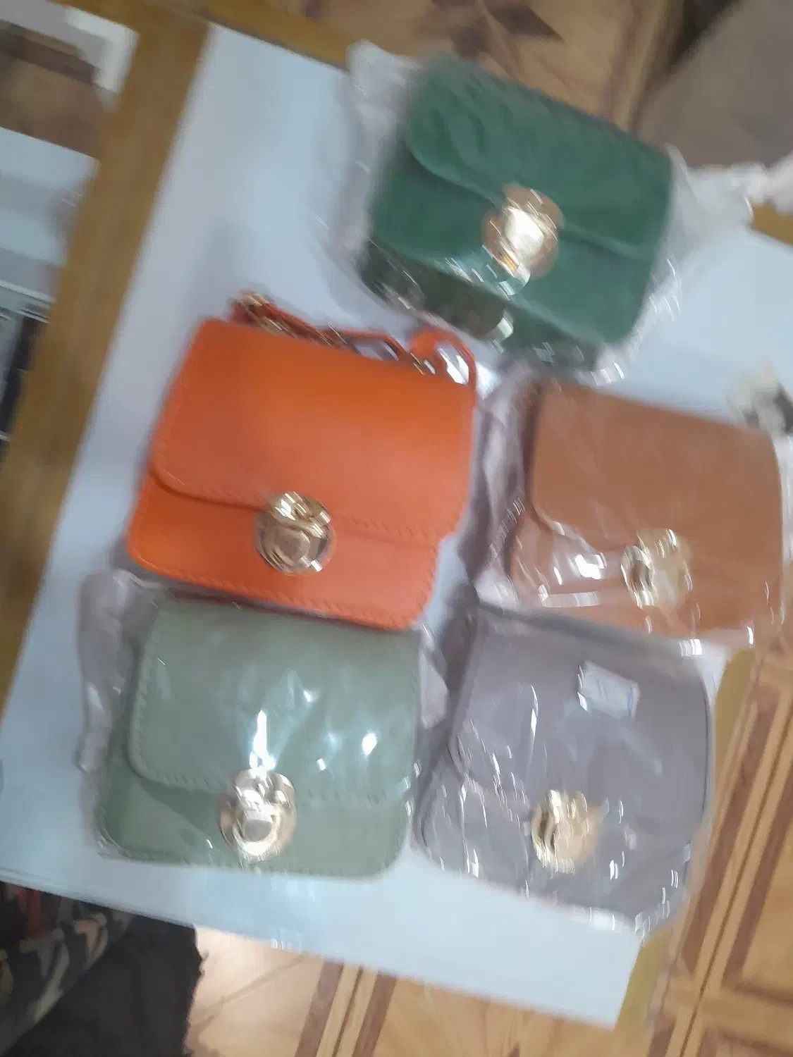 کیف|کیف، کفش، کمربند|سمنان, |دیوار