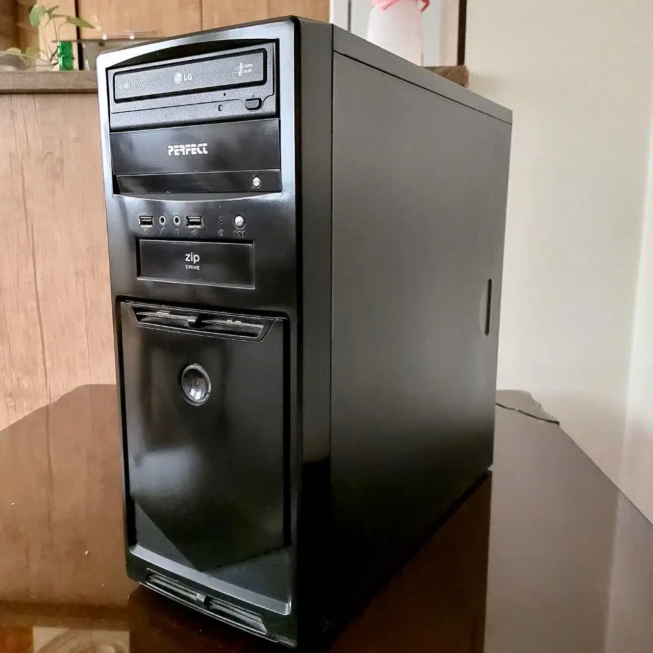 کامپیوتر|رایانه رومیزی|کرج, بنیاد|دیوار