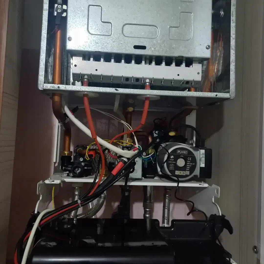 تعمیرات تخصصی پکیج و آبگرمکن دیواری|خدمات پیشه و مهارت|ملایر, |دیوار