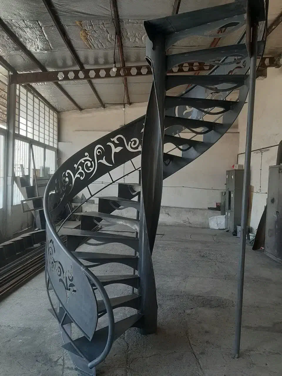 پله پیچ|خدمات پیشه و مهارت|سنندج, |دیوار