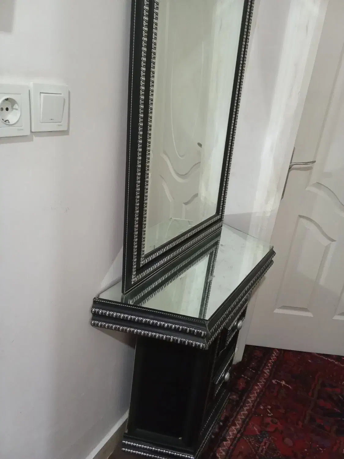 آینه کنسول مشکی رنگ سالم|بوفه، ویترین، کنسول|تبریز, |دیوار