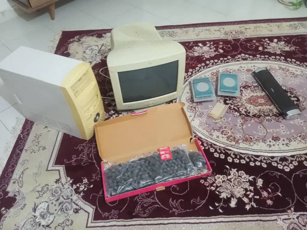 کامپیوتر|رایانه رومیزی|بروجرد, |دیوار