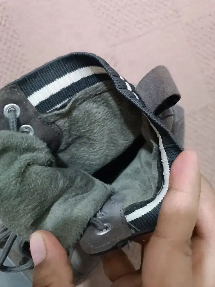 کفش خارجی|کیف، کفش، کمربند|تایباد, |دیوار