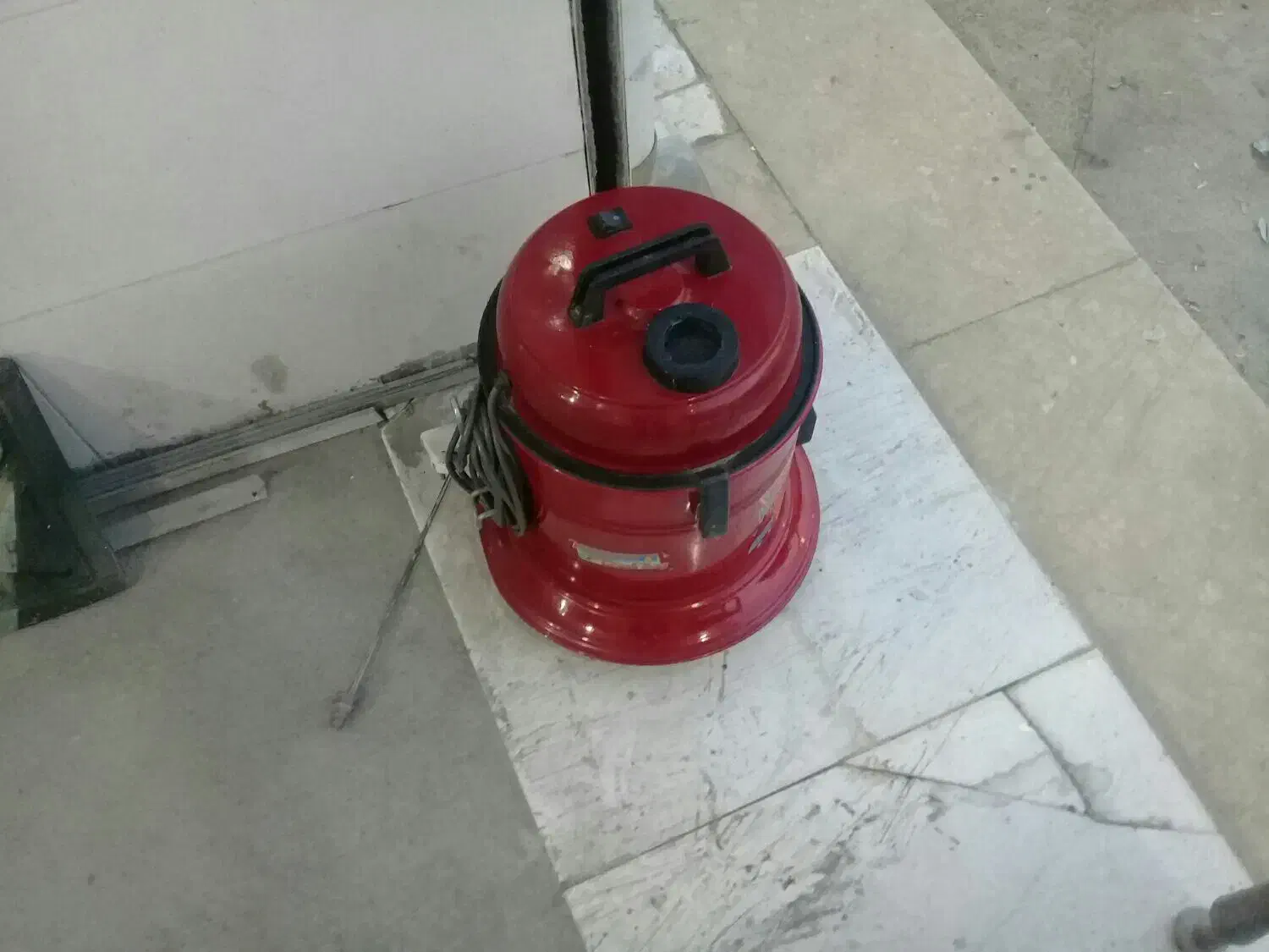 چار و برقی در حد نو تمیز با مکش خوب|جاروبرقی، جارو شارژی، بخارشو|زبرخان, |دیوار