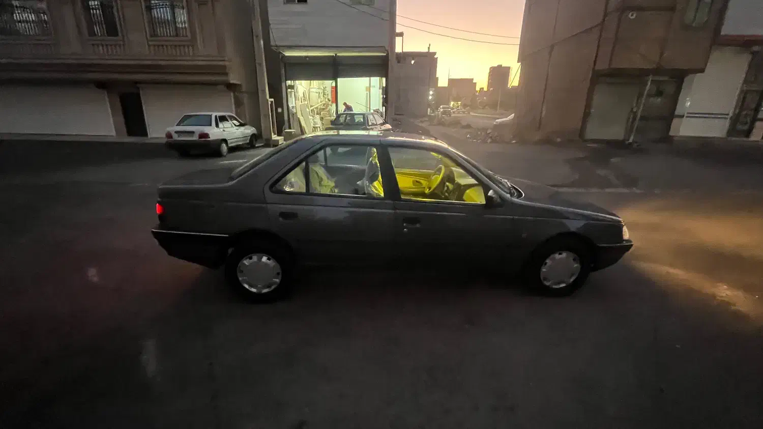 پژو ۴۰۵  دلفینی خاص و عتیقه با کارکرد استثنایی|خودرو سواری و وانت|میانه, |دیوار