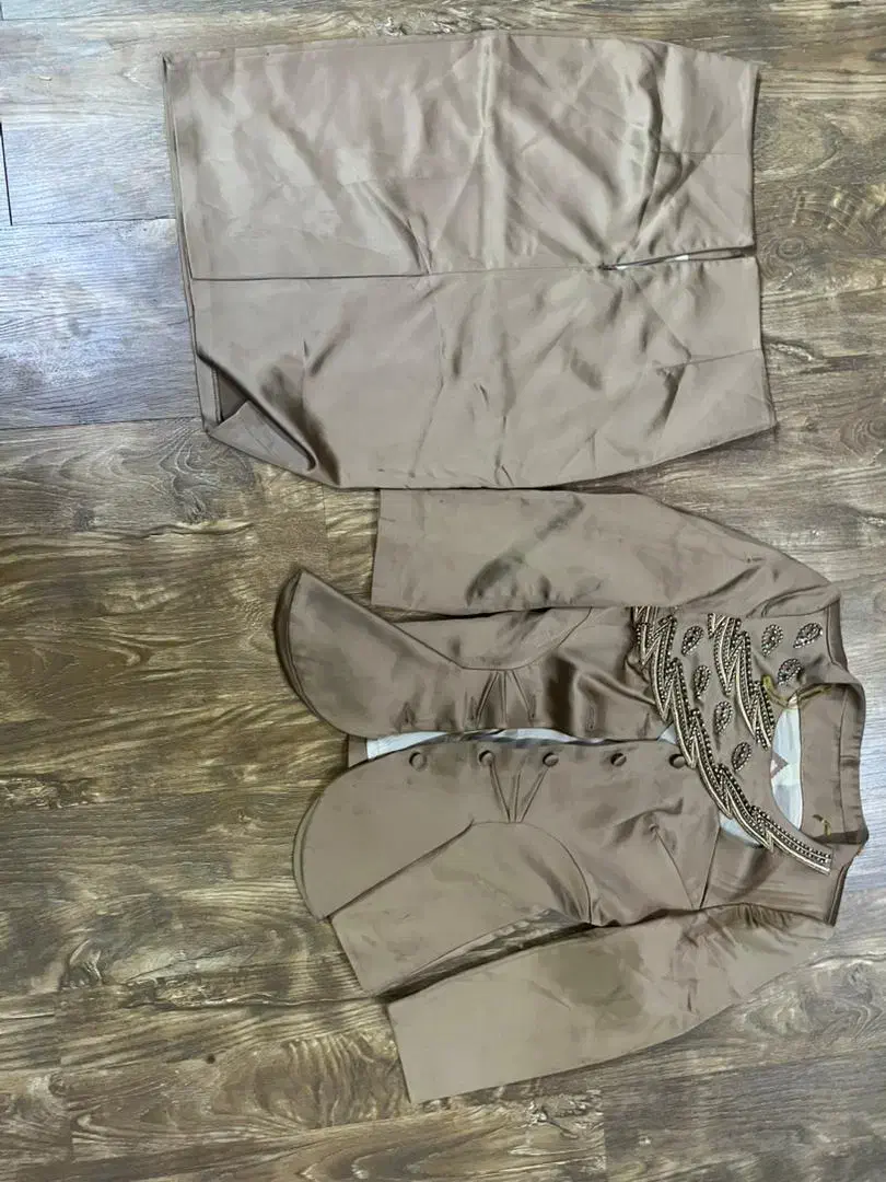 لباس|لباس|خوی, |دیوار