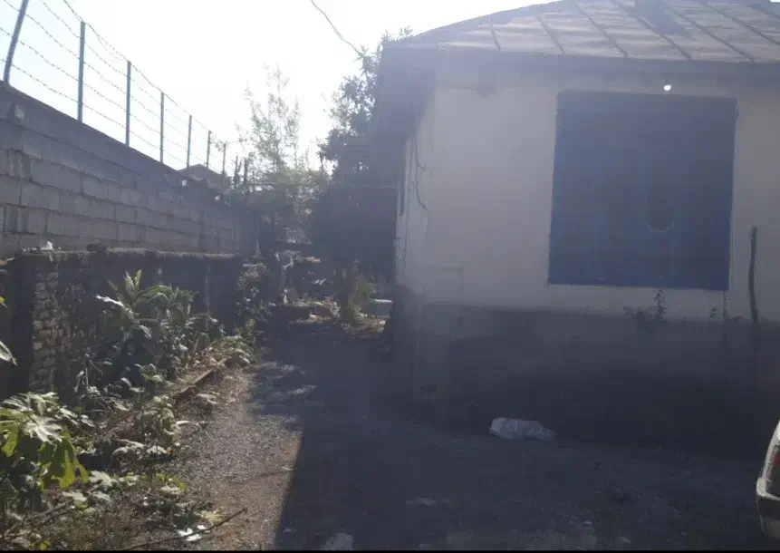 اجاره خانه قدیمی با چند دهنه انباری برای کسب وکار|اجارهٔ مغازه و غرفه|آمل, |دیوار