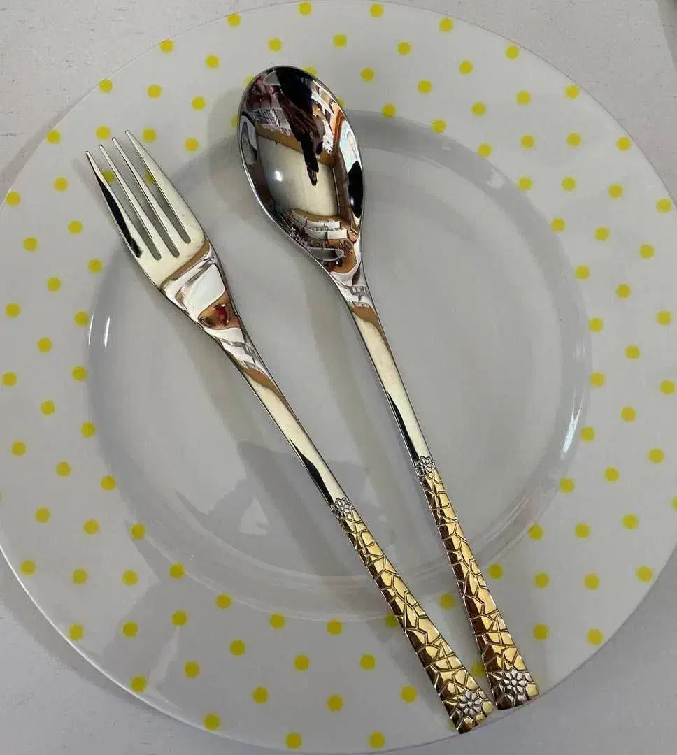 قاشق چنگال سیلور طلایی یونیک جرمنی|ظروف سرو و پذیرایی|شیراز, فضل‌آباد|دیوار