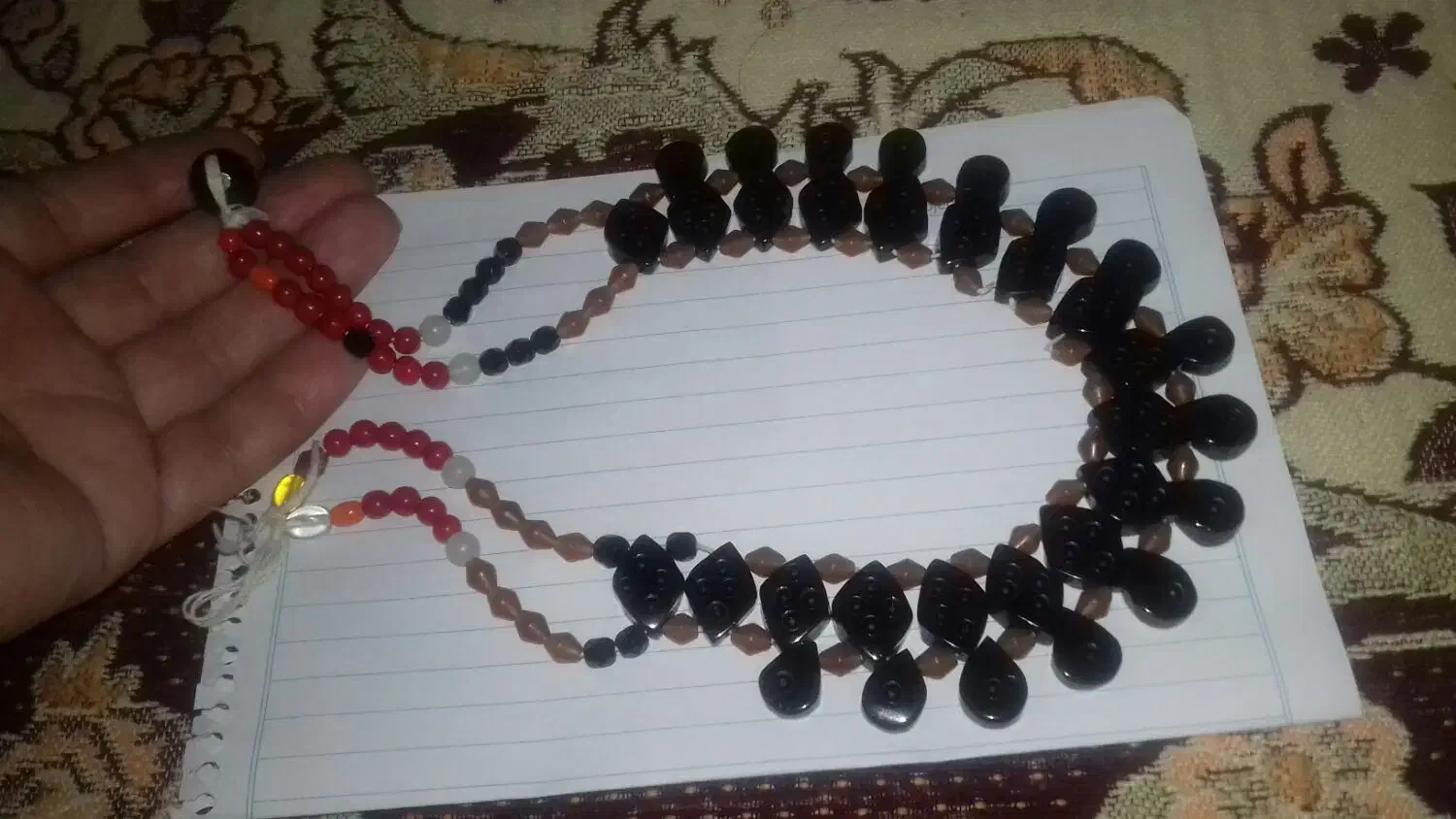 گردنبند ودست بند شوه  ومهره های بسیار کهنه|زیورآلات و اکسسوری|قرچک, مهدیه|دیوار