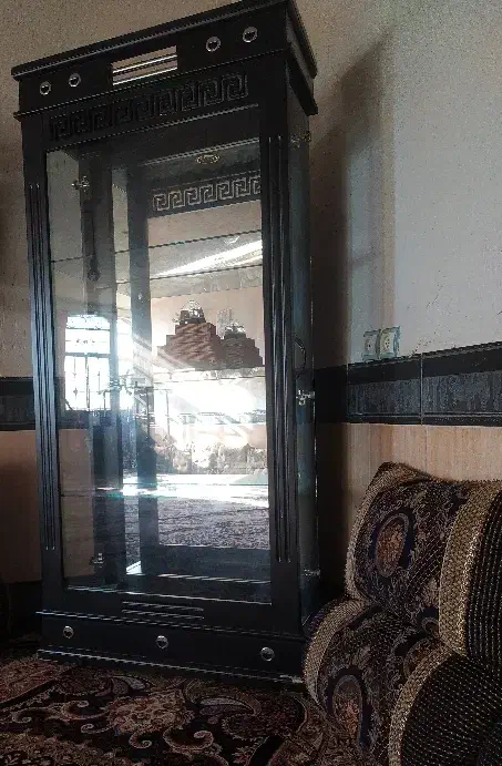 یک عدد بوفه تر و تمیز سالم|بوفه، ویترین، کنسول|یاسوج, |دیوار