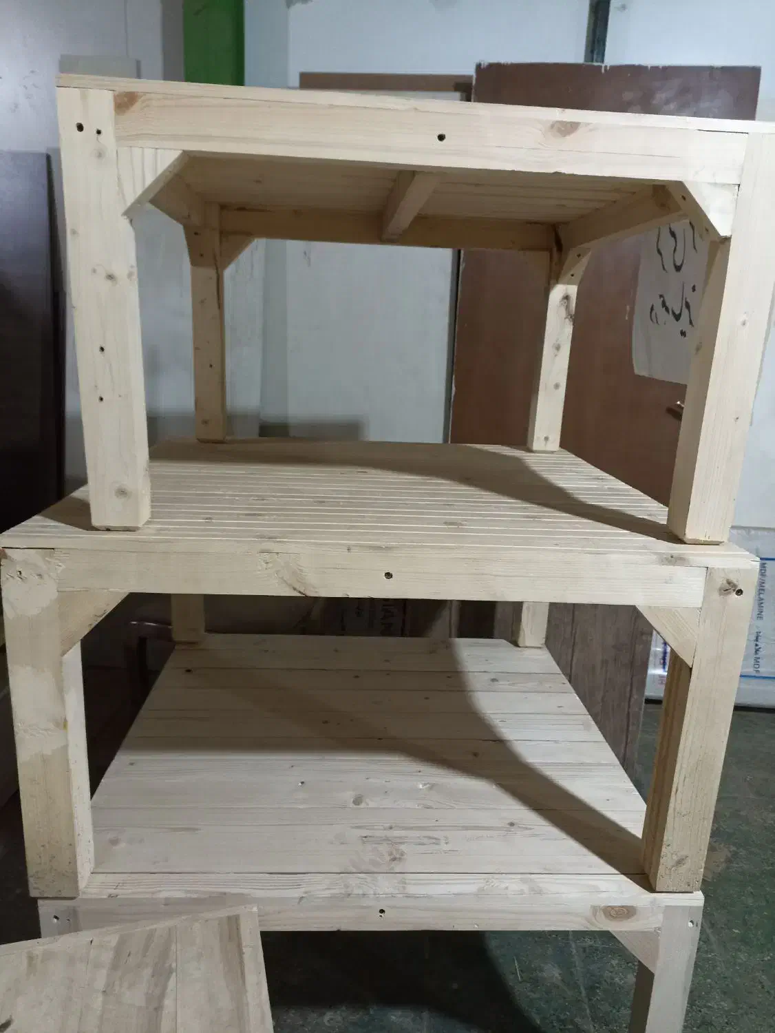 کرسی|بخاری، هیتر، شومینه|بومهن, |دیوار