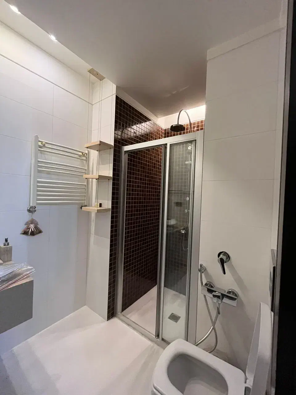 ۲۰۰متری /کامرانیه تاپ لوکیشن