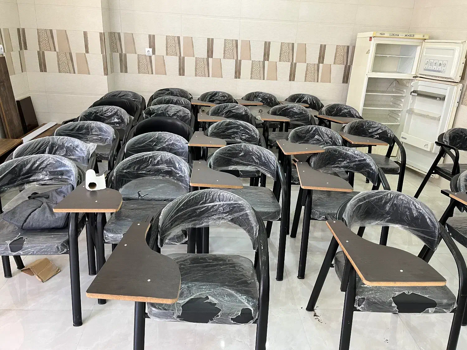 فروش لوازم و وسایل آموزشگاهی|دفتر کار|کرج, شهرک بهارستان|دیوار