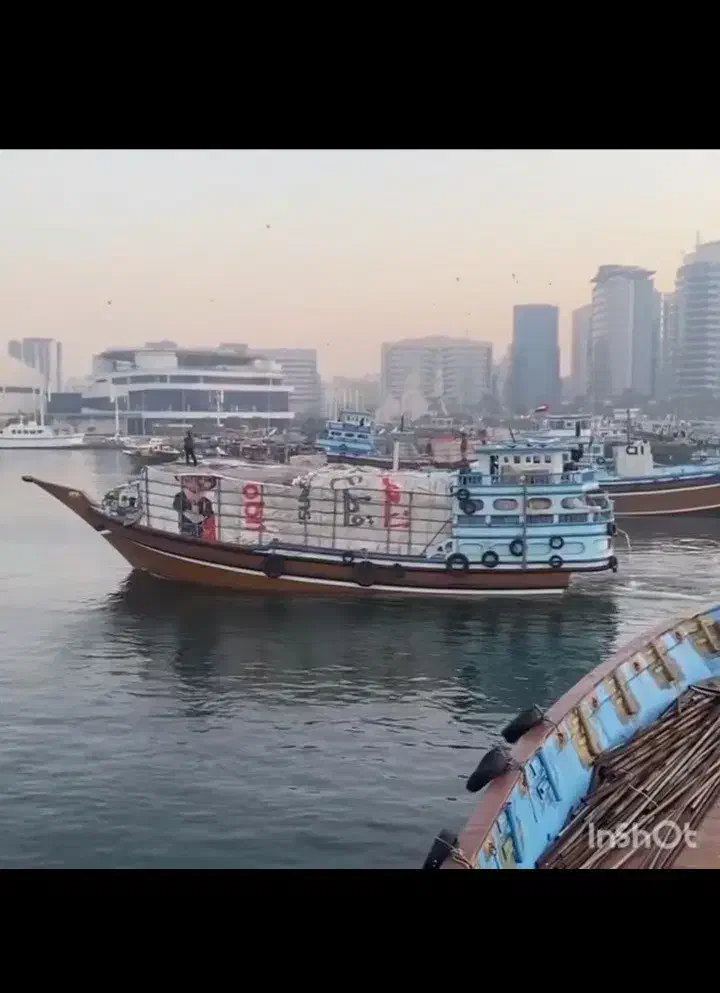 لنج دبی درحال بارگیری تخلیه گمرک چارک ولنگه|خدمات حمل و نقل|بندرلنگه, |دیوار